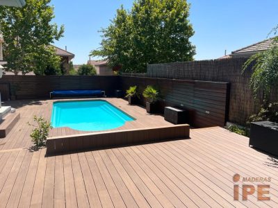 tarima sintética tecnoipe en color teca piscina en Miramadrid
