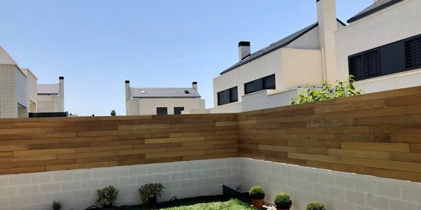 Vallas de madera en jardin
